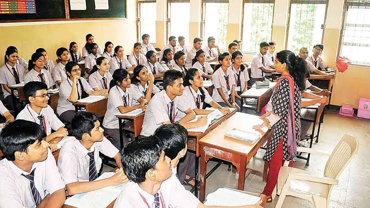 Charging School Fees over Tuition Fees Commercialisation: Delhi Govt. Tells Delhi HC Charging School Fees over Tuition Fees Commercialisation: Delhi Govt. Tells Delhi HC